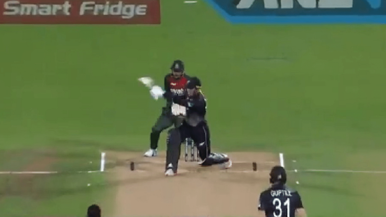 Finn Allen cricket: RCB batsman reverse sweeps Nasum Ahmed to score first T20I runs in Napier T20I