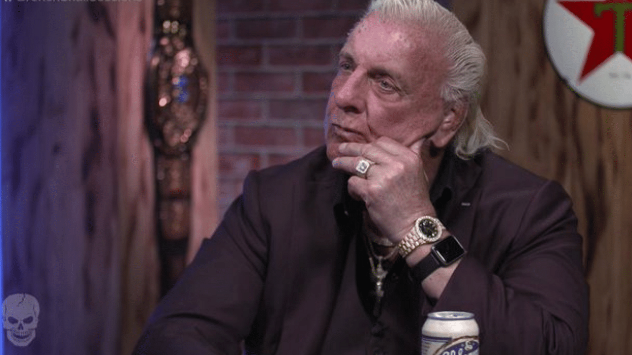 Two time WWE Hall of Famer publically apologises to Ric Flair for issues in the past