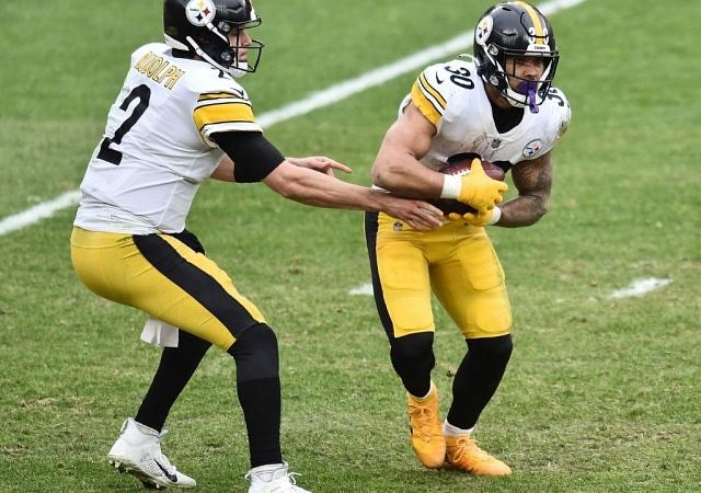 “No one more grateful for the city of Pittsburgh than me”: RB James Conner pens his appreciation for Pittsburgh after signing new contract with Arizona Cardinals.