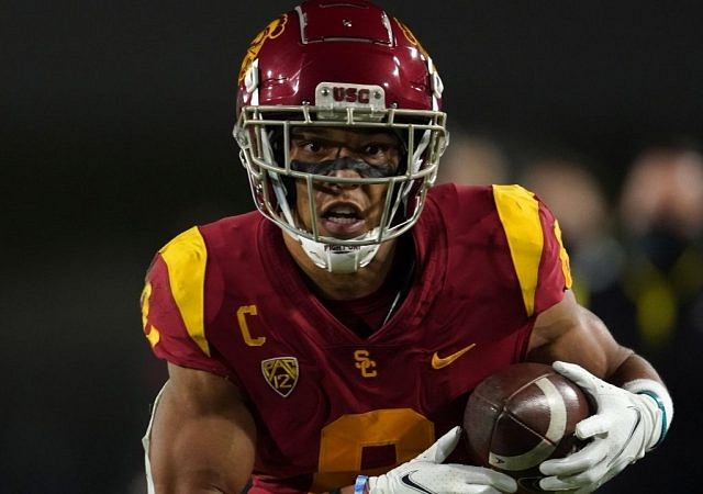 NFL draft 2021: USC WR Amon-Ra St. Brown seen working out at midnight after not being drafted on day 2 of the NFL draft.
