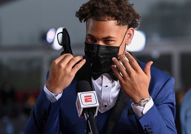 Rookie Trey Lance grateful after QB Jimmy Garoppolo was the first one to text him after being drafted.