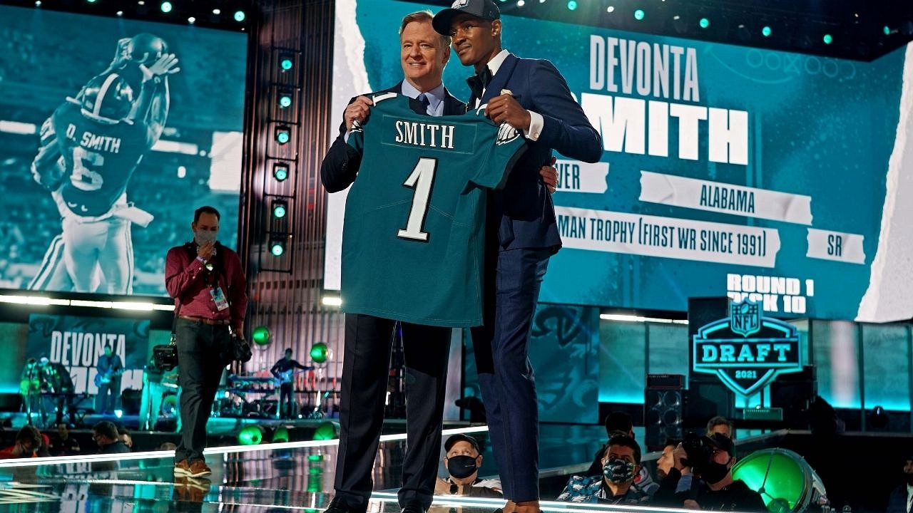 The Slim Reaper: Devonta Smith Dubbed As Kevin Durant Of The NFL By Eagles  Teammate Lane Johnson - The SportsRush