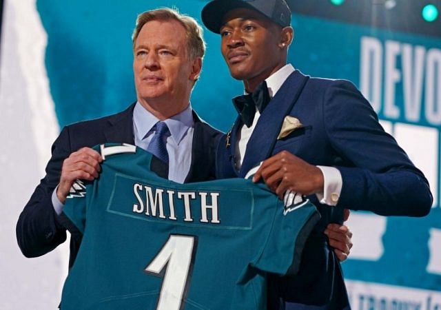 “We can complement each other”: DeVonta Smith believes he and WR Jalen Reagor can work well together.