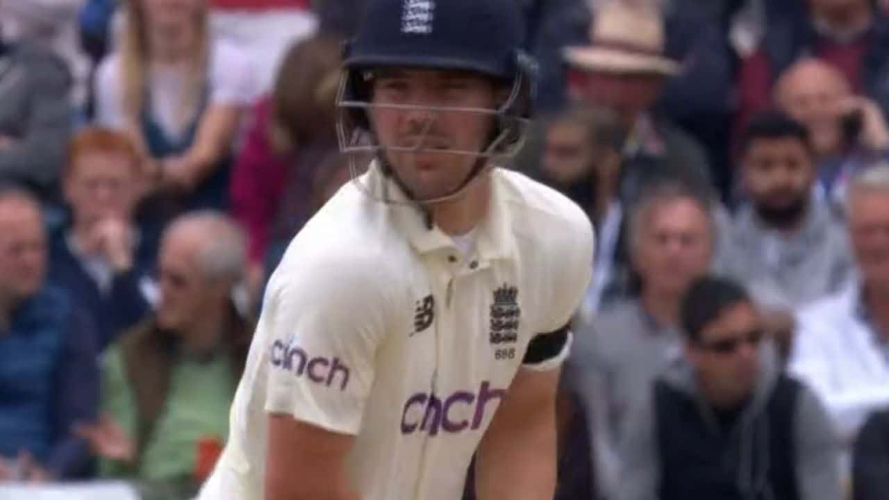 England cricket black armbands Why are England cricket players wearing