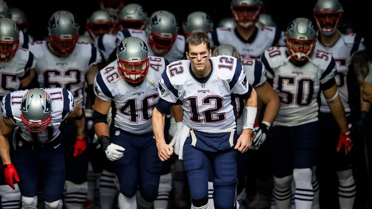 I'll throw it to whoever the f**k I want!: Tom Brady Made Sure Mike Vrabel  Never Called For The Ball Ever Again - The SportsRush