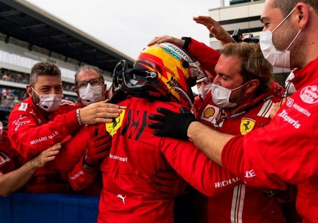 "I really didn't think the podium was happening" - Carlos Sainz relieved to be on Sochi podium after a perfect switch by Ferrari to inters during a dramatic finale