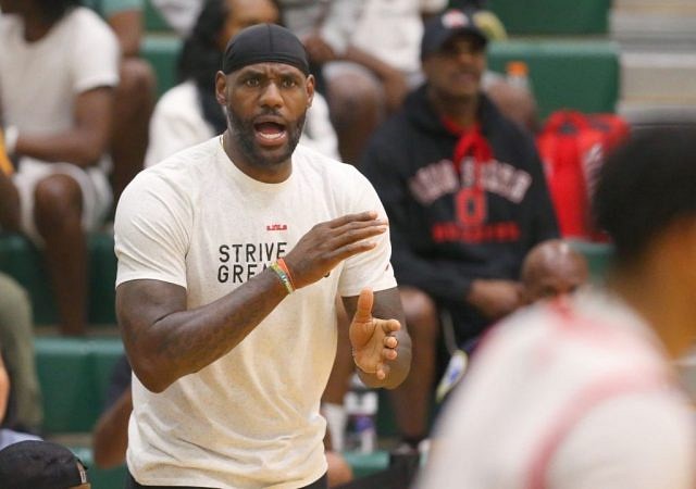 "LeBron James has the league in trouble next season, and your Clippers can't do nothing!": Shannon Sharpe sends warning about Lakers star and his city rivals ahead of next season