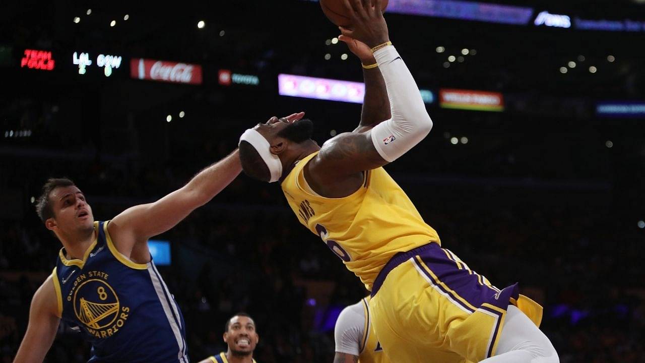 "If LeBron James were yelling at me, I'd have knocked him out!": NBA fans slam NBA officials for seemingly botching a call on purpose to benefit the Lakers superstar
