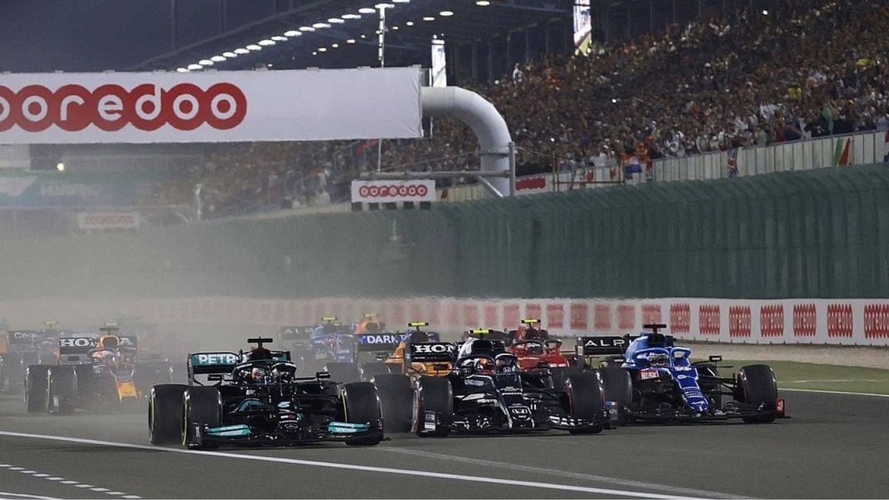 "Lewis Hamilton knows what has to be done": Mercedes trackside engineer says he isn't sure how the Briton was so far ahead in Qatar