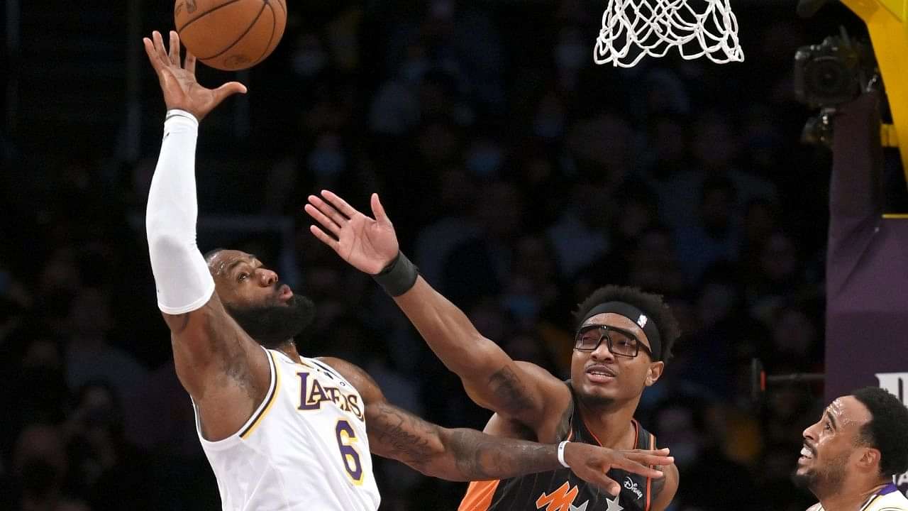 Father And Son Recreate Iconic Dwyane Wade/LeBron James Moment