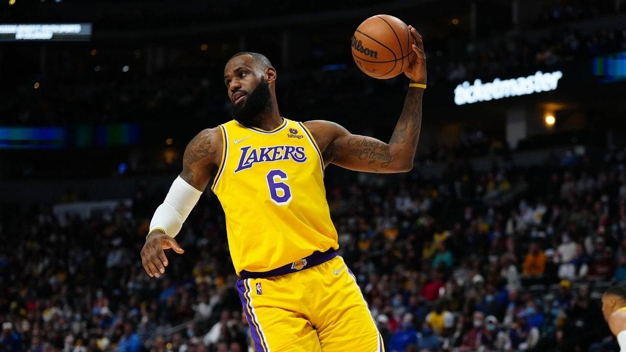 "LeBron James got clamped by an autogenerated player?!": NBA Twitter erupts as Davon Reed forces The King to slip and give up the ball
