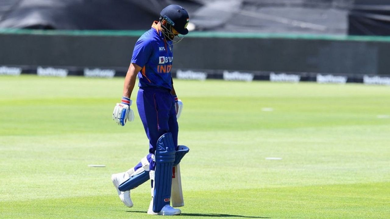 Kohli out today: Virat Kohli departs for duck after poor shot off Keshav Maharaj in 2nd Paarl ODI - The SportsRush