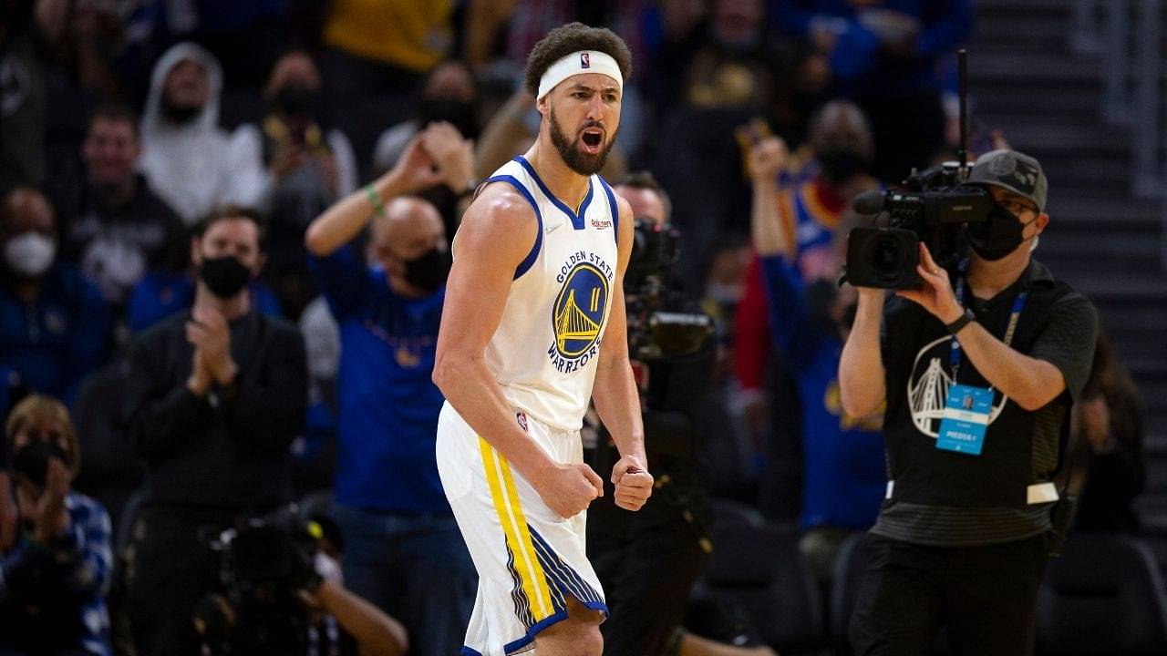 “Klay Thompson is inventing a new TikTok dance on the sidelines”: Warriors sharpshooter was ‘caught’ gyrating his knees in preparation to enter the game