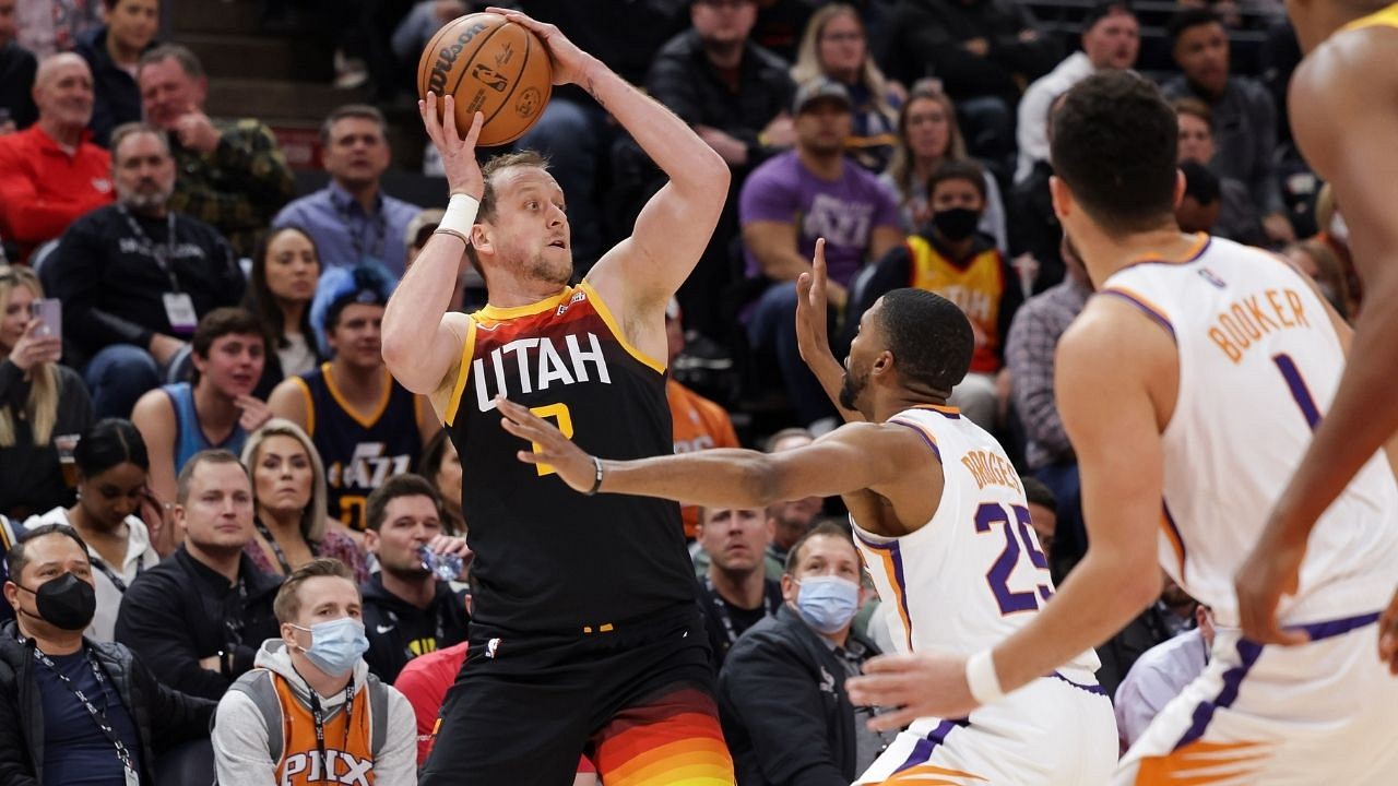 Utah Jazz's Joe Ingles speaks with reporters following the Utah Jazz shoot  around practice Tuesday, Oct. 26, 2021, in Salt Lake City. (AP Photo/Rick  Bowmer Stock Photo - Alamy