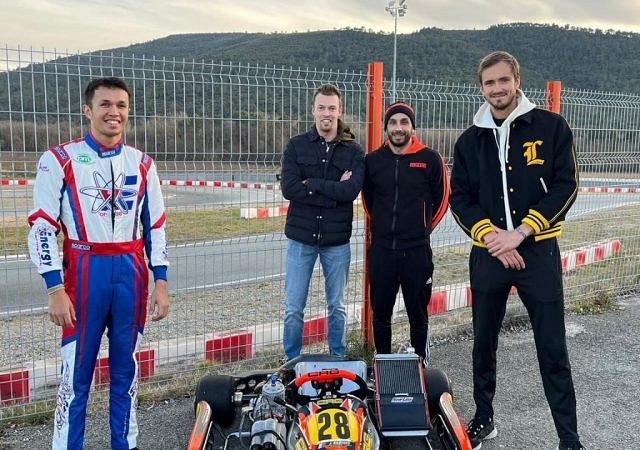 "No more tennis, my training for F1 has officially started!": Tennis star Daniil Medvedev gets together with F1 stars Alex Albon and Daniil Kvyat for a karting session