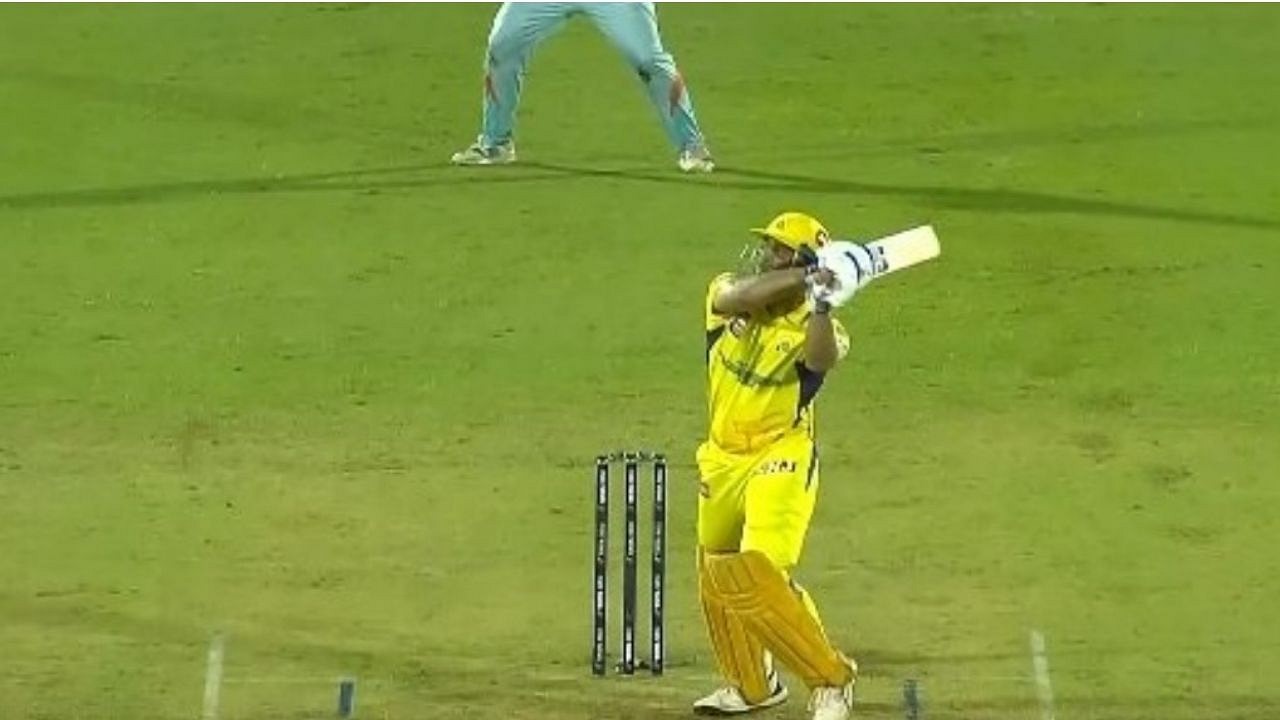 Ms Dhoni 6 First Ball Dhoni Hits Mammoth Six Off Avesh Khan In Lsg Vs Csk Ipl 2022 Match 4675