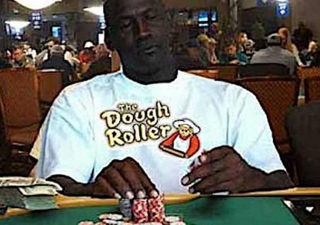 "Man, it must be good to be King!": Former MLB All-Star Mark Grace recalls the time he saw Michael Jordan bet $10,000 - $50,000 on each hand of Blackjack