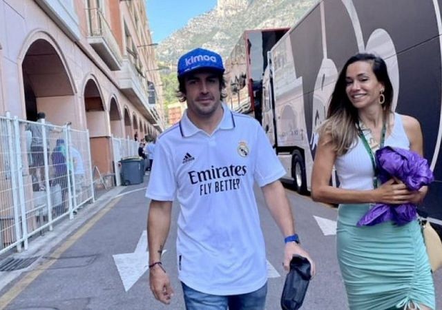 "It must be a blessing to be a Real Madrid fan"- Fernando Alonso arrives to the Monaco GP paddock sporting the jersey of the 2022 UEFA Champions League winners