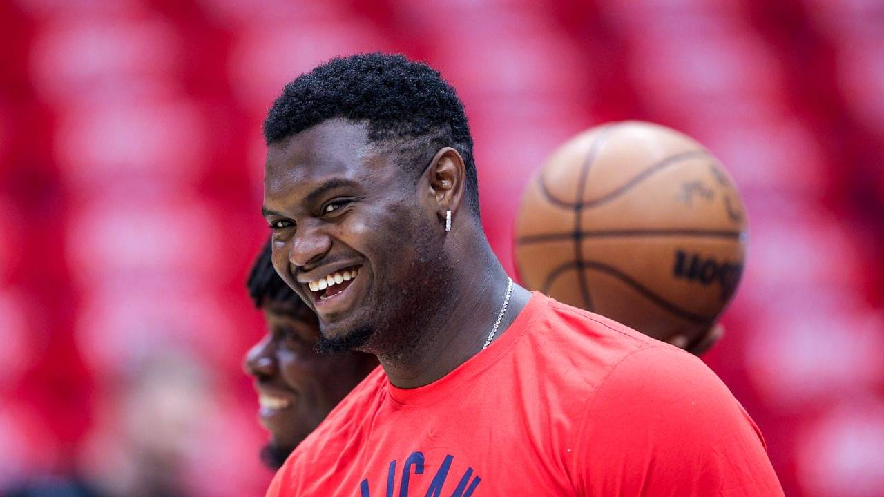 "Zion Williamson is worth $27.3 million but found time to hoop with local kids": Jacked up Pelicans star surprises local kids showing his humble personality amidst NBA offseason