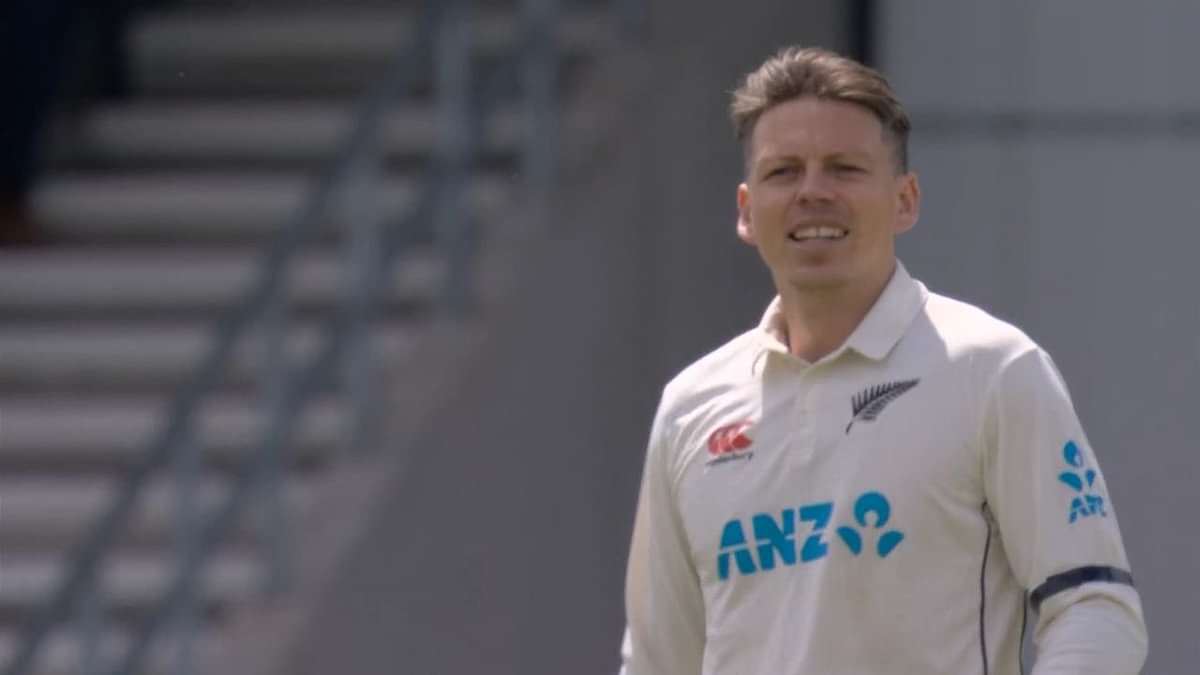 why-are-players-wearing-black-armbands-today-2022-why-are-new-zealand