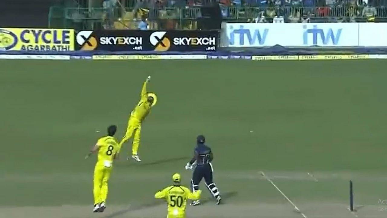 "Maxi you ripper": Glenn Maxwell grabs outstanding catch to dismiss Dhananjaya de Silva in Colombo ODI