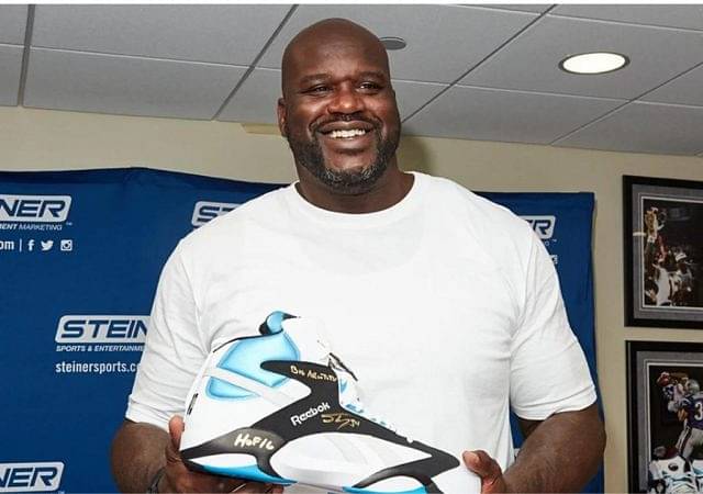 7'0, 300lb Shaquille O'Neal used hot water on Michael Jordan's shoes to fit his size 23 feet