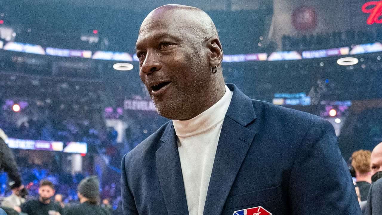 How Michael Jordan and Nike went from $3 million in 4 years during 1984 to  $3 million in sales every 5 hours! - The SportsRush