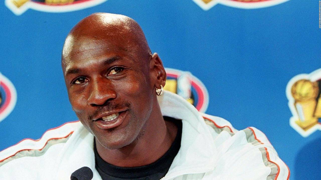 Cover Image for Billionaire Michael Jordan ditched 2 gold chains in favor of “Congo earrings” to exemplify his timeless style 