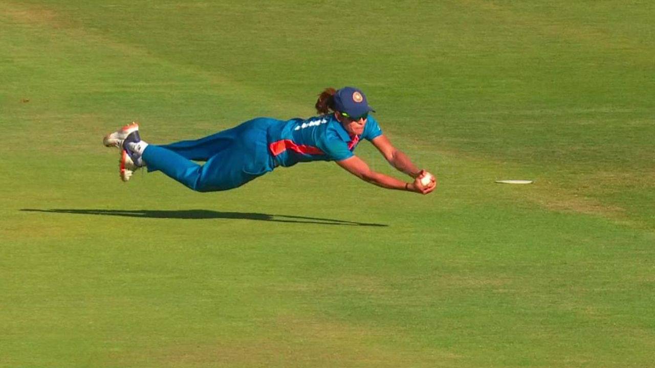 Radha Yadav catch: Indian cricketer Radha Yadav grabs outstanding catch to dismiss Tahlia McGrath in Commonwealth Games final