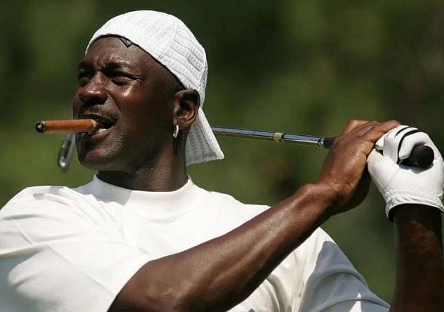 6’6 Michael Jordan trash talked local gym-goers for hours on end after his 1st retirement