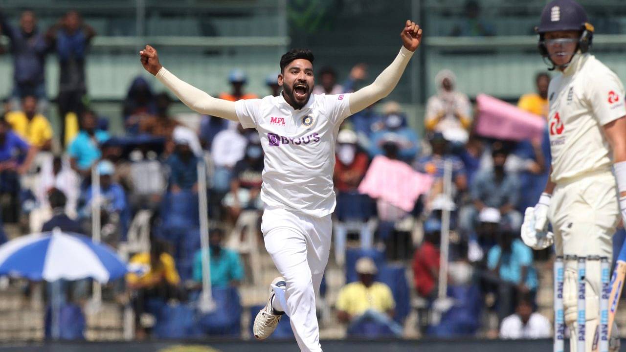 Warwickshire have acquired the services of the Indian pacer Mohammed Siraj for the last three County Championship games.