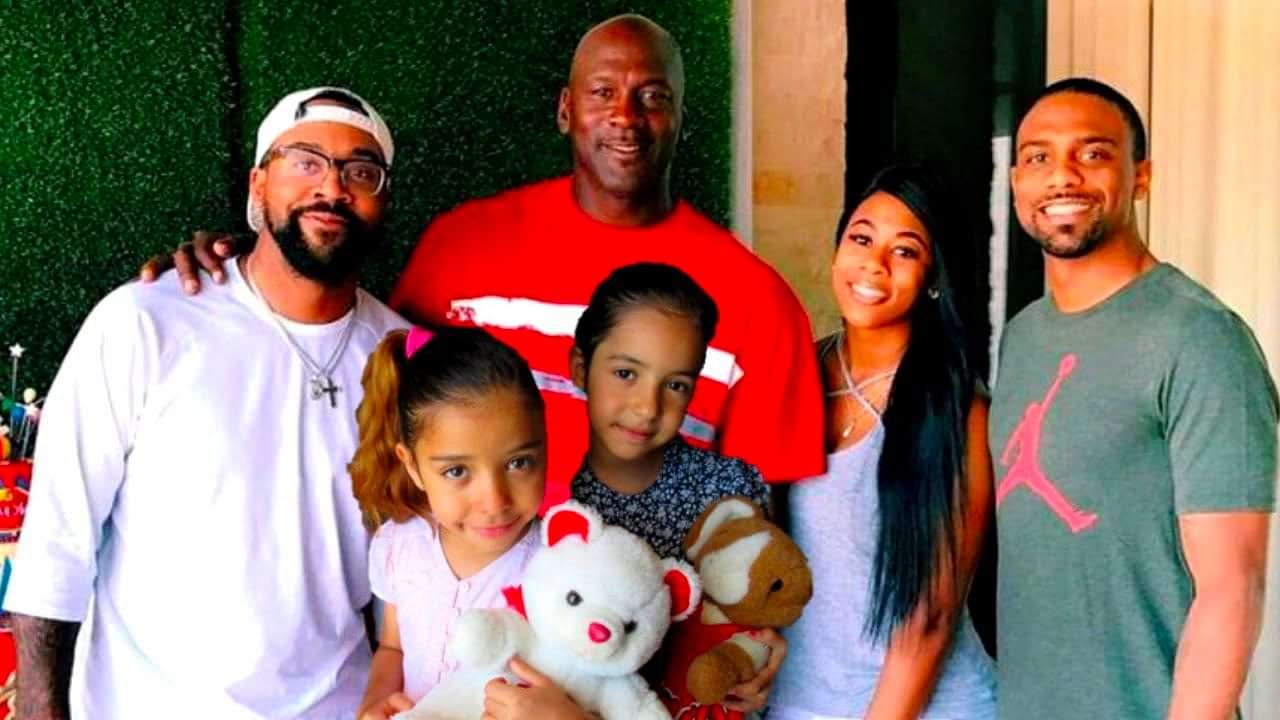Michael Jordan Joyfully Celebrates Christmas with His Children and ...