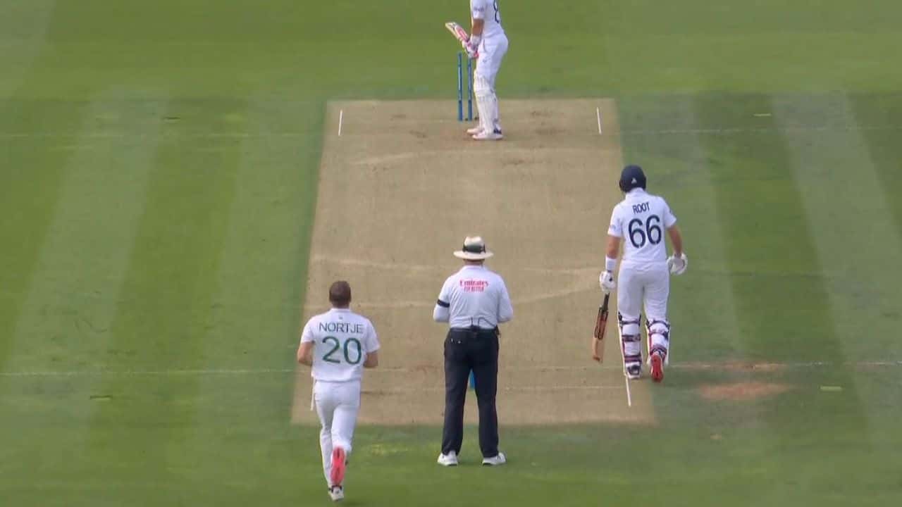 Why are the Umpires wearing black armbands today in England vs South