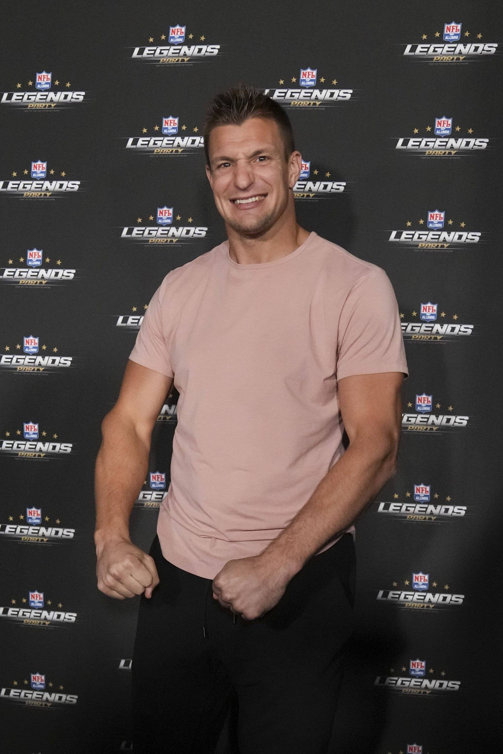 "I Was Trying to Peek in the in the Room": Rob Gronkowski Candidly Reveals How He Couldn't Stop Looking at His Friend Jason Taylor's Sister Joy