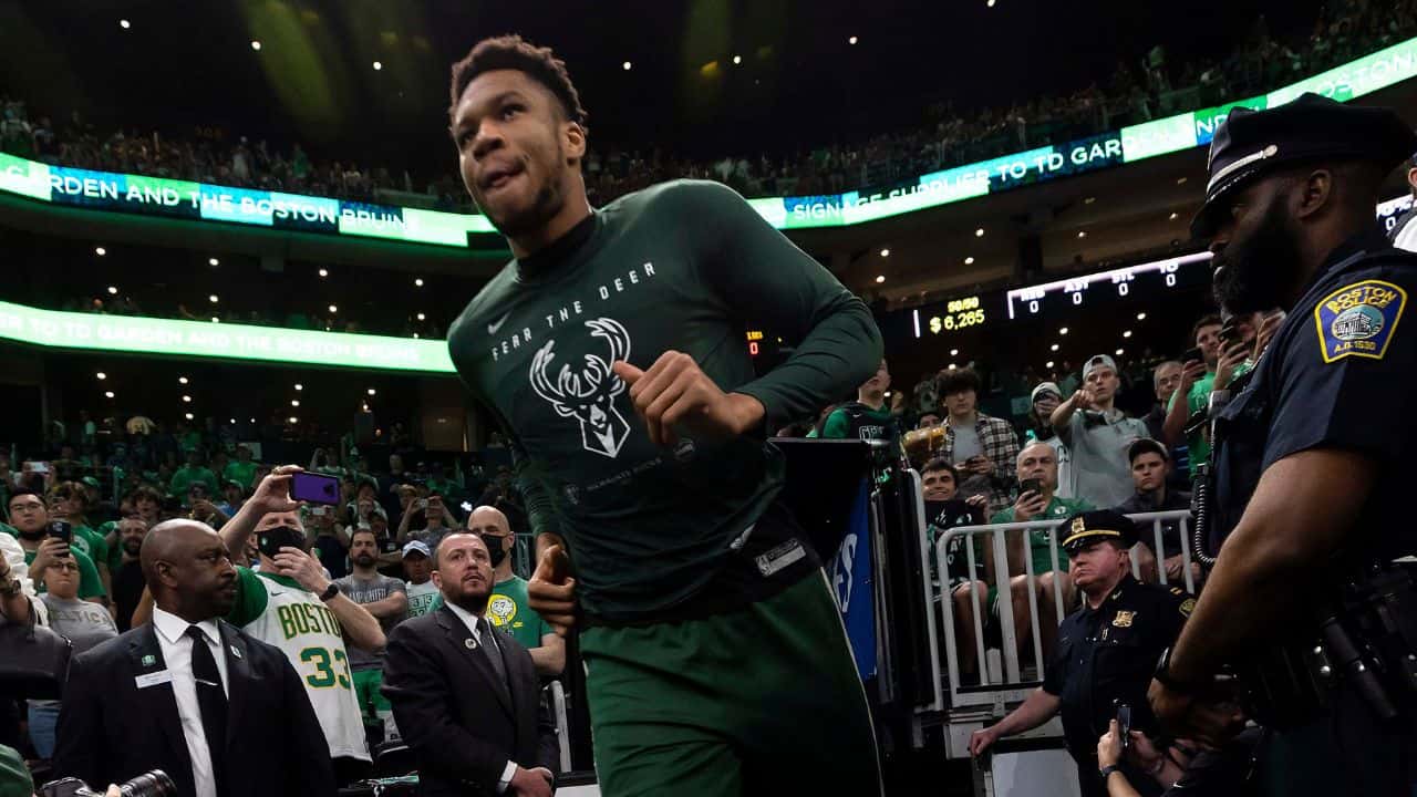Giannis Antetokounmpo gets groovy on his wife Mariah Riddlesprigger&rsquo;s