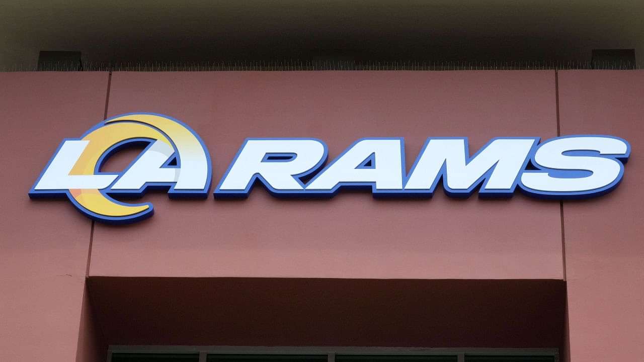 LA Rams – Player Entrance