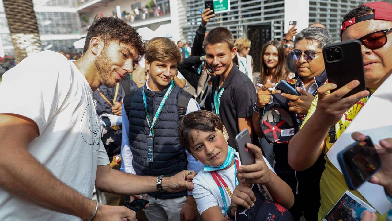 Pierre Gasly found his bag open swarming through 400,000 fans at Mexican GP; Daniel Ricciardo suggests paddock guidelines