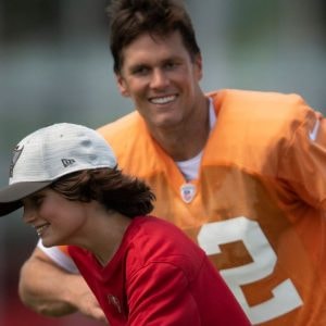 Tom Brady Kiss Controversy Archives - The SportsRush