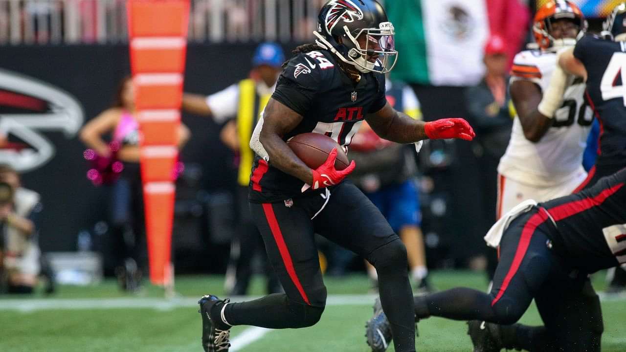 Falcons' Patterson out until at least November following knee