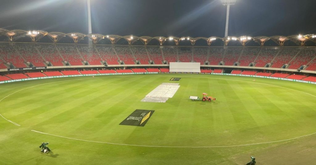 Carrara Oval pitch report Metricon Stadium pitch report for THU vs HEA BBL12 match The SportsRush