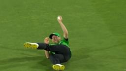 "You won't see a catch like that": Brody Couch grabs stunning juggling catch to hand Trent Boult maiden BBL wicket