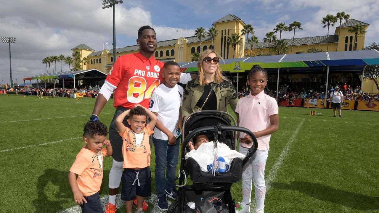 Antonio Brown's Baby Mother Calls Out Snapchat For Explicit Images