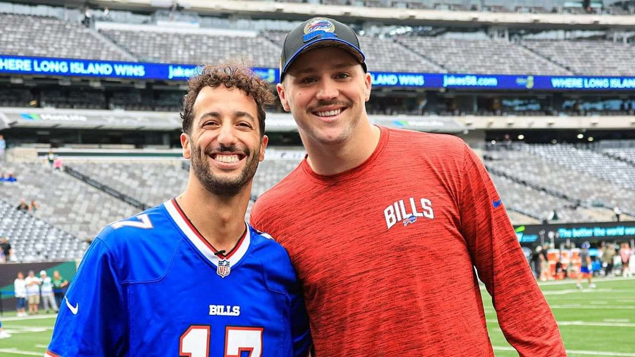 Daniel Ricciardo auditions for the NFL after playing throw and