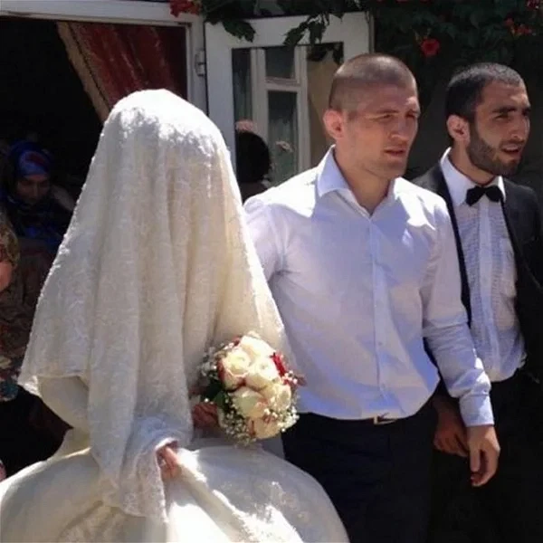 Khabib Nurmagomedov Family: Everything About His Wife And Children ...