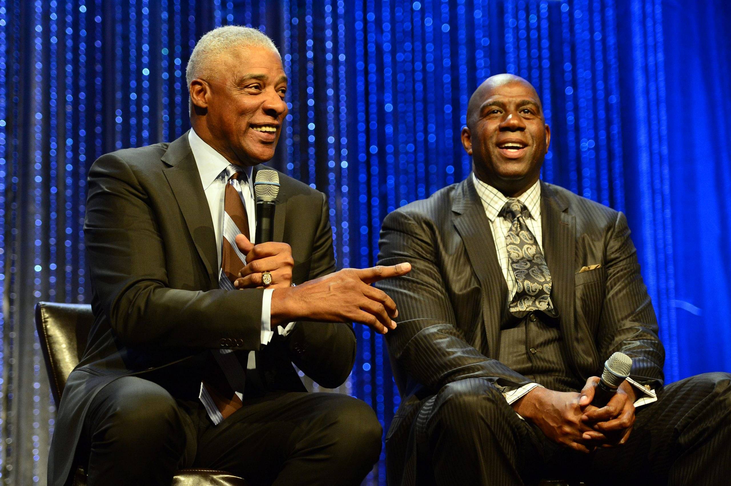 Julius "Dr.J" Erving Flew Out Magic Johnson to Philadelphia and Convinced him to Dropout!