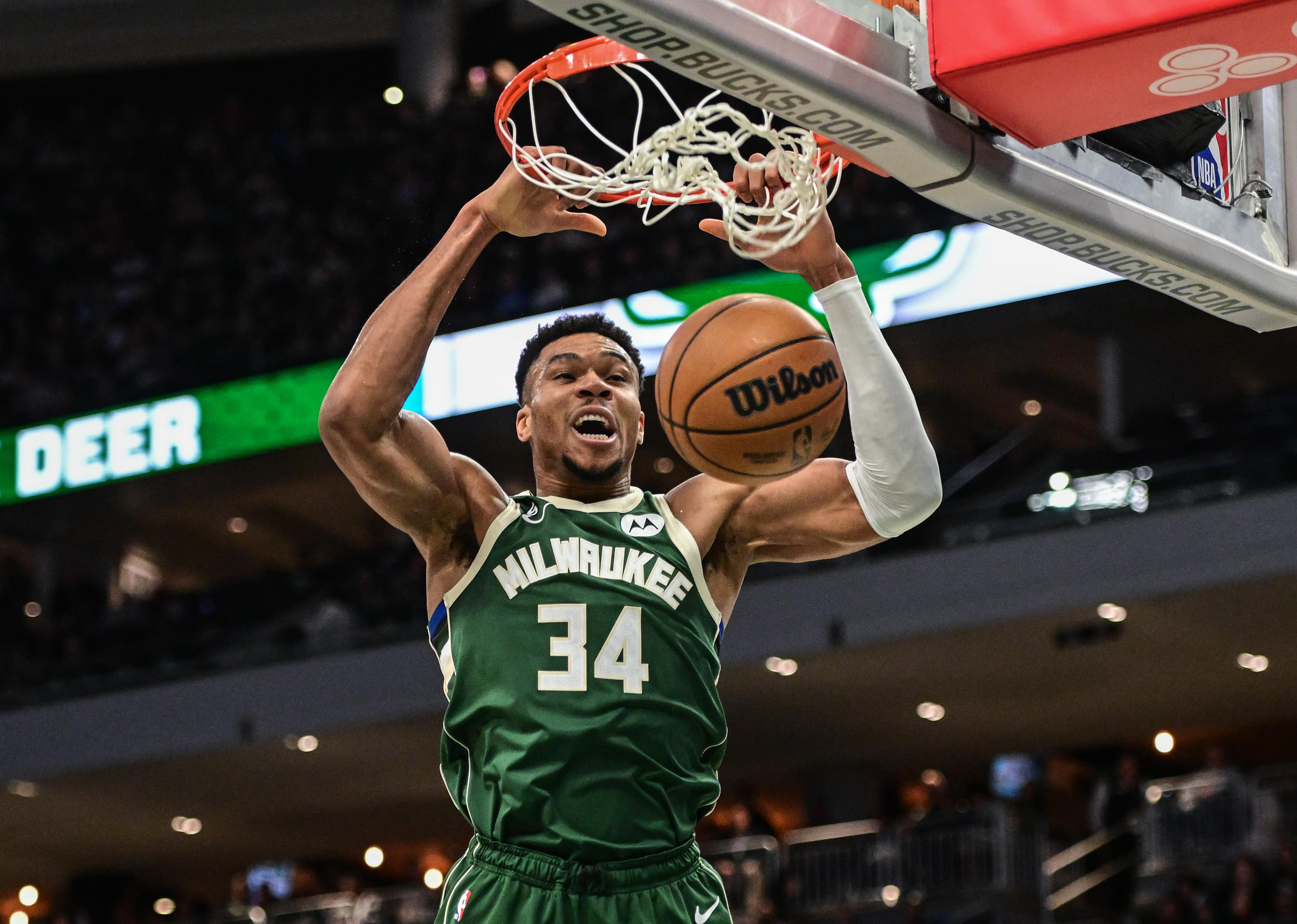 "Giannis Antetokounmpo DOMINATES": JJ Redick Claims The Milwaukee Bucks Can Stake His Claim As a Top-10 Player