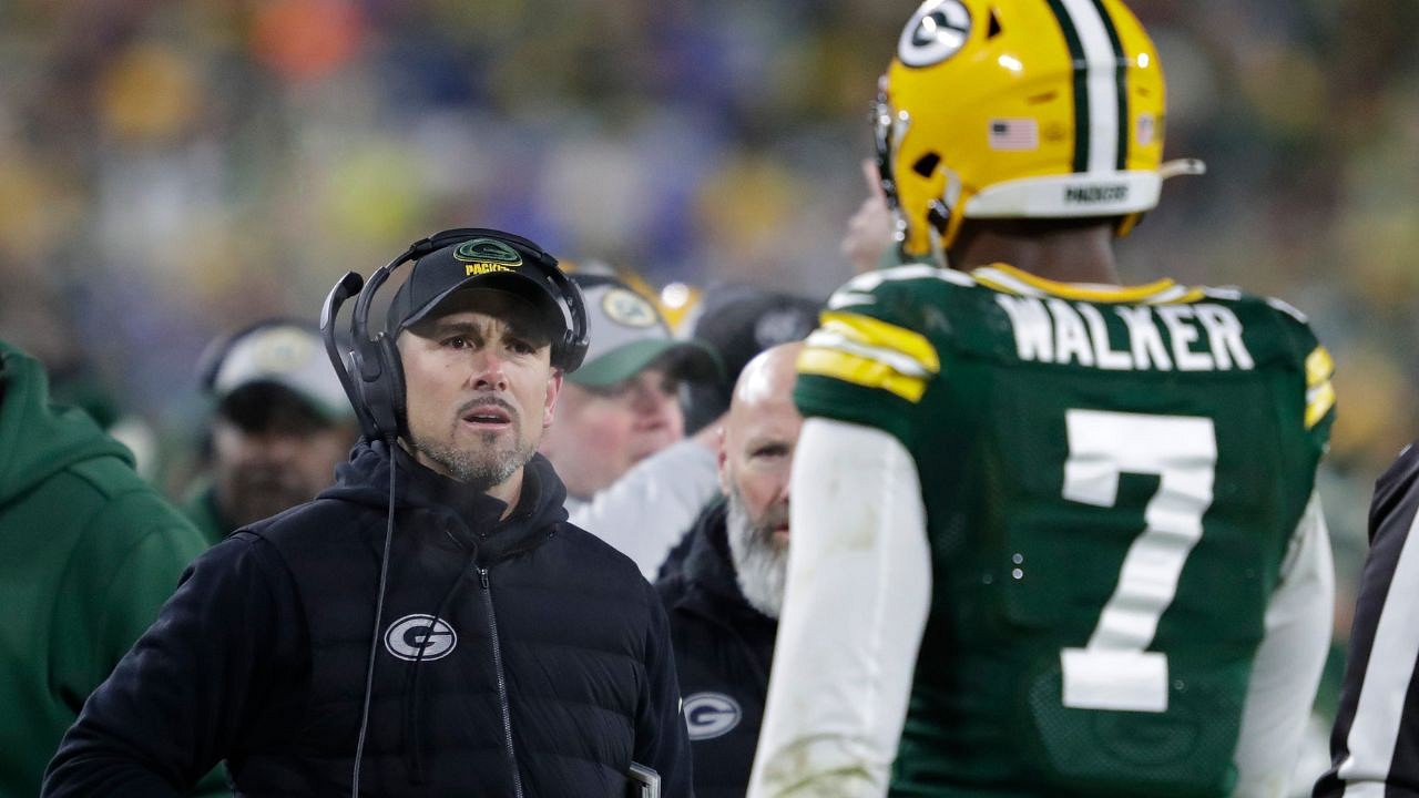 Packers' Quay Walker ejected for pushing Lions trainer, Twitter reacts