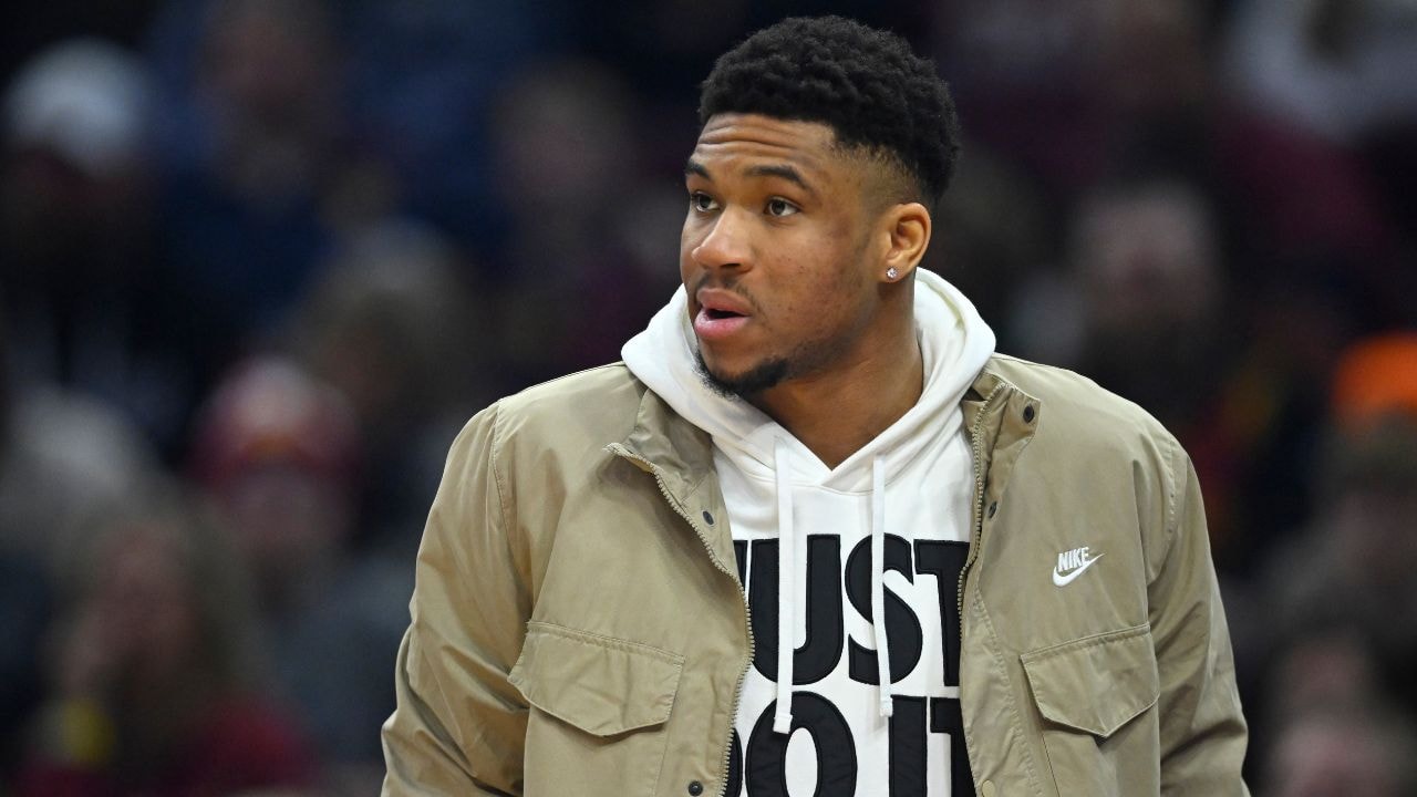 Is Giannis Antetokounmpo Playing Tonight vs Pistons? Bucks Issue Injury