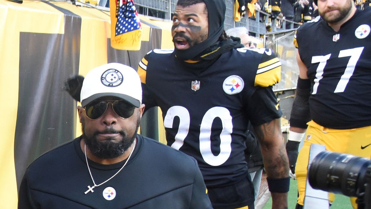 Stupid, Embarrassing, Idiotic!! : Steelers Blasted On Twitter For  Celebrating Sack With a CPR Skit After Damar Hamlin Incident - The  SportsRush