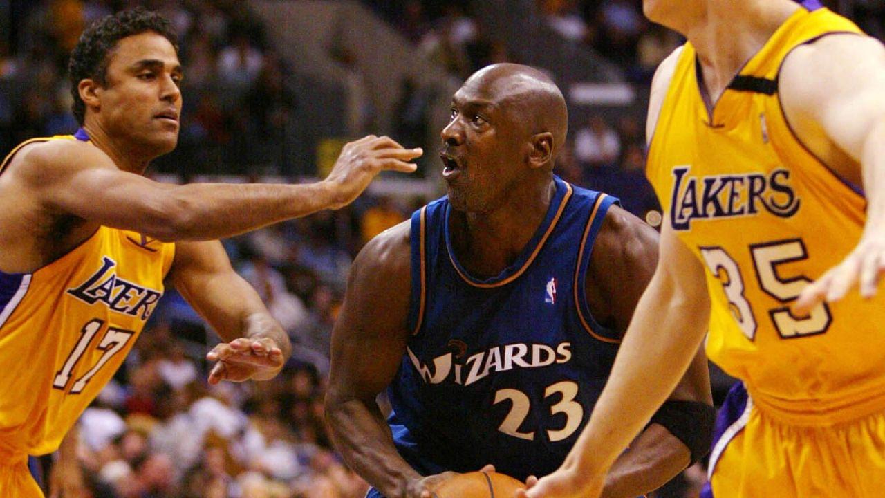 "I didnt see it Michael Jordan, but I believe you!": When 14x All-Star convinced referees to call a foul just on his word